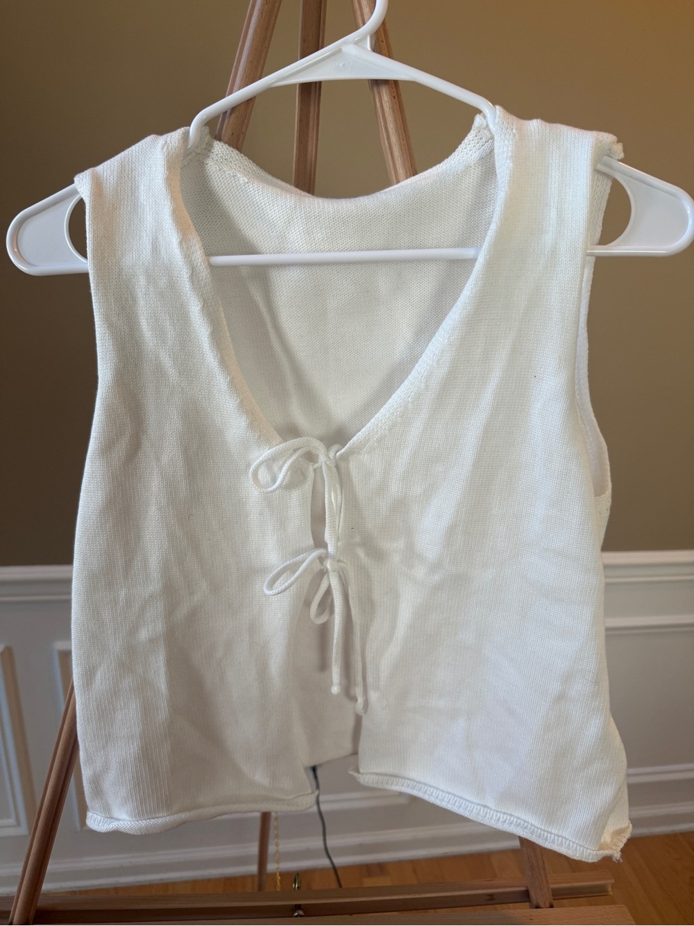 Amazon Essentials White Knit Tie-Front Sleeveless Top